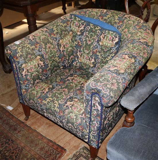 Large tub shaped armchair(-)